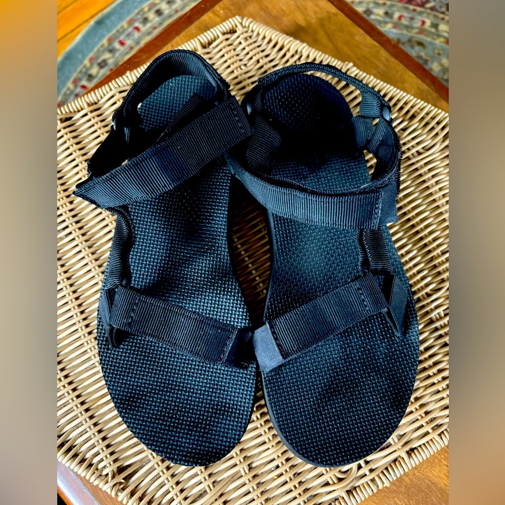 TEVA Women's Classic Sandals-Size 8